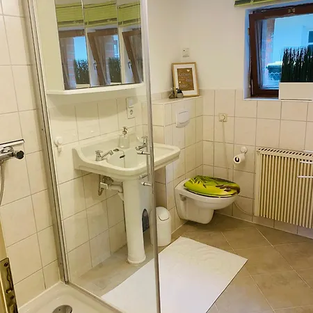 Ferienwohnung Unter Dem Reetdach Wustrow  Exterior photo