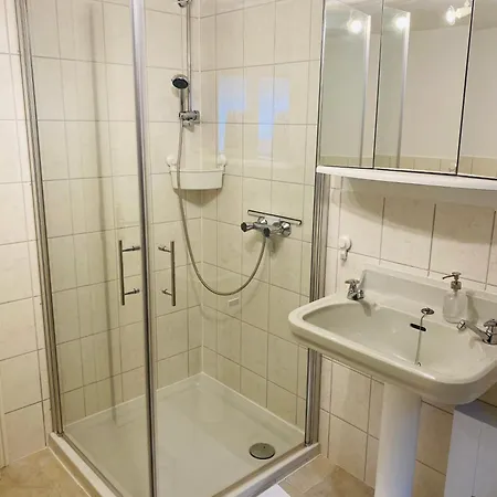 Ferienwohnung Unter Dem Reetdach Wustrow  Exterior photo